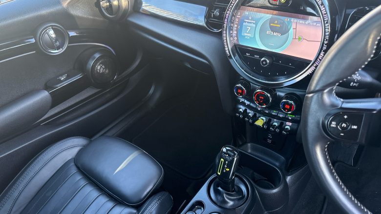 MINI Hatchback 135kW Cooper S Level 3 33kWh 3dr Auto Electric Hatchback